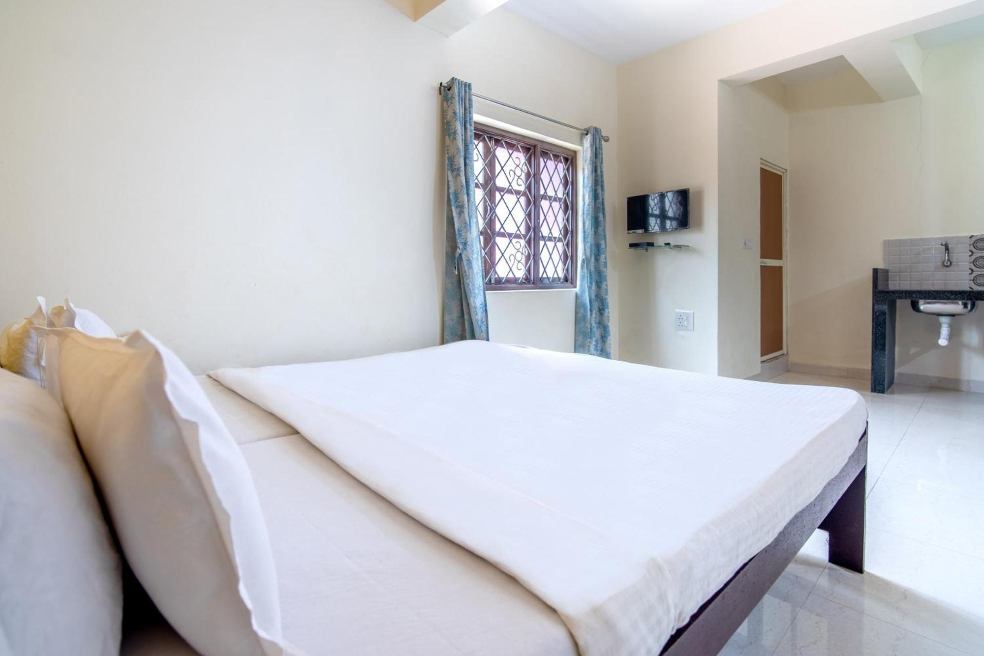 Spot On Ps Guest House Calangute Eksteriør bilde