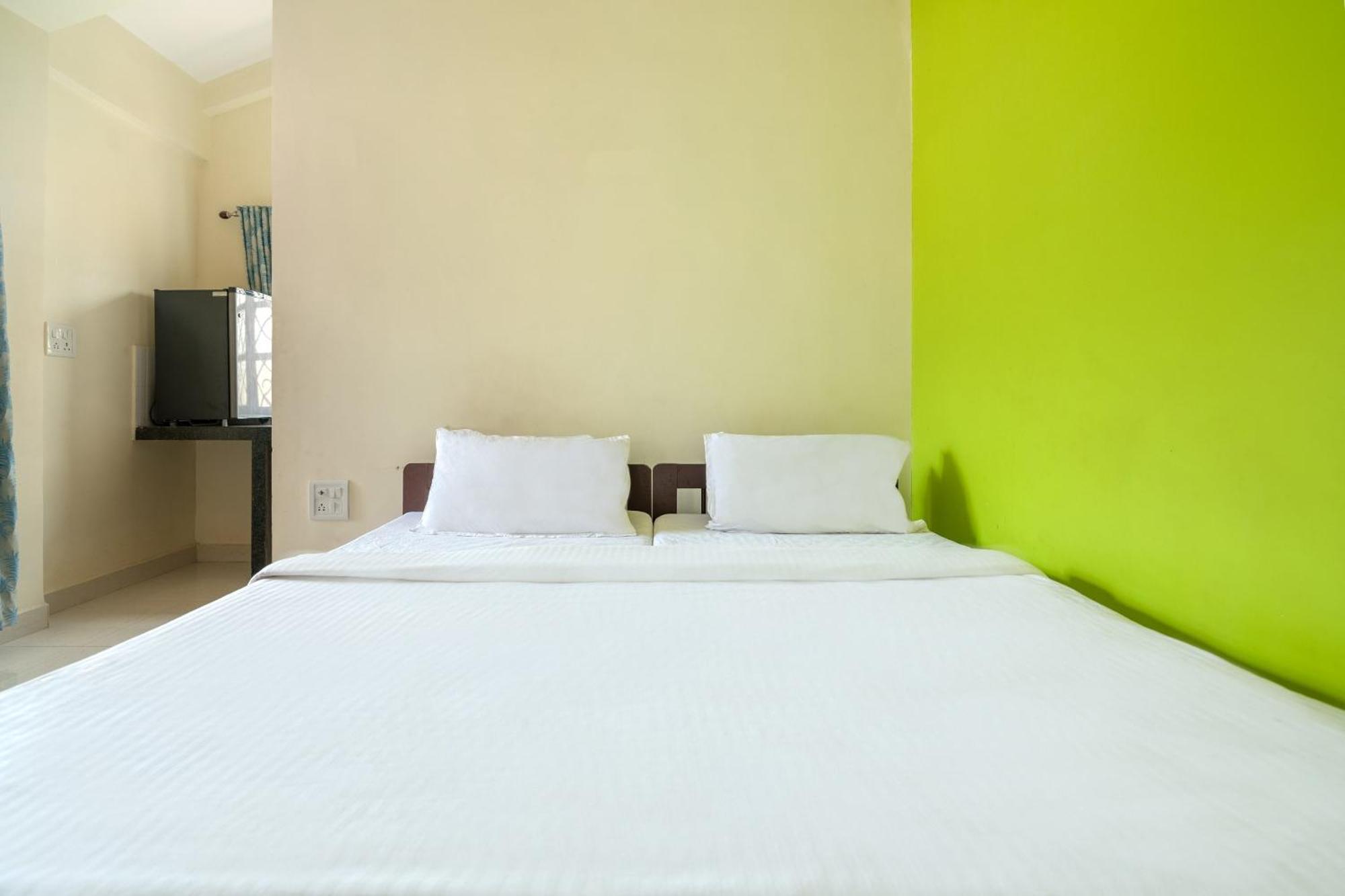 Spot On Ps Guest House Calangute Eksteriør bilde