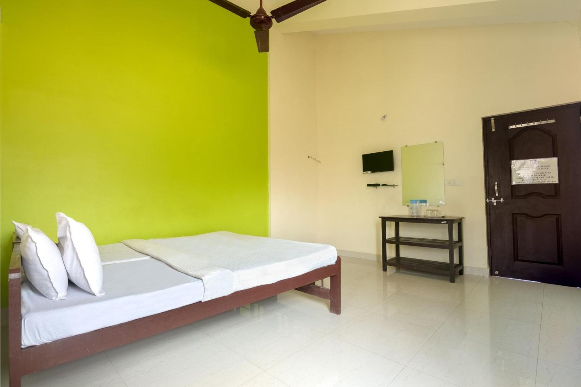 Spot On Ps Guest House Calangute Eksteriør bilde