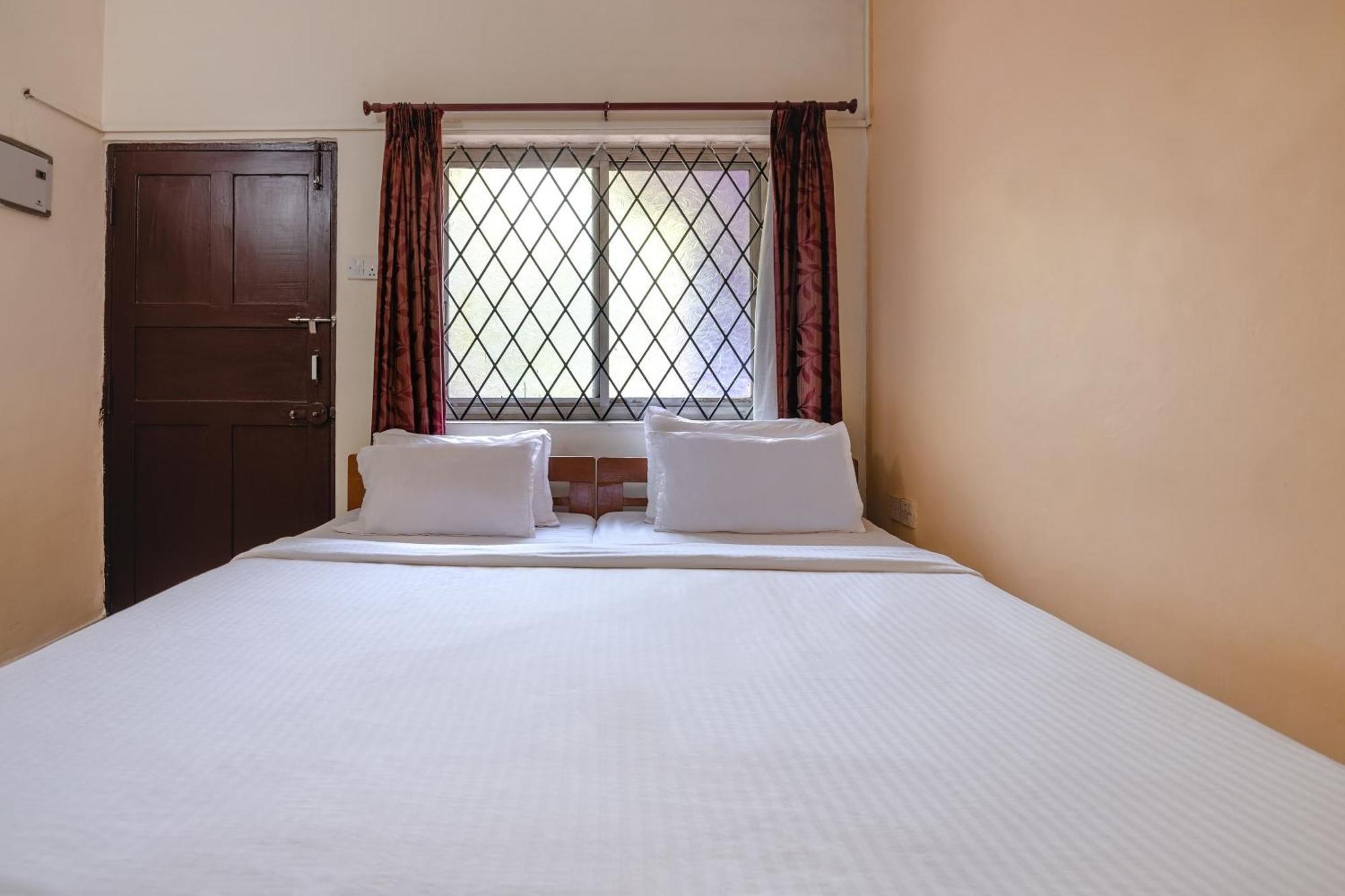 Spot On Ps Guest House Calangute Eksteriør bilde
